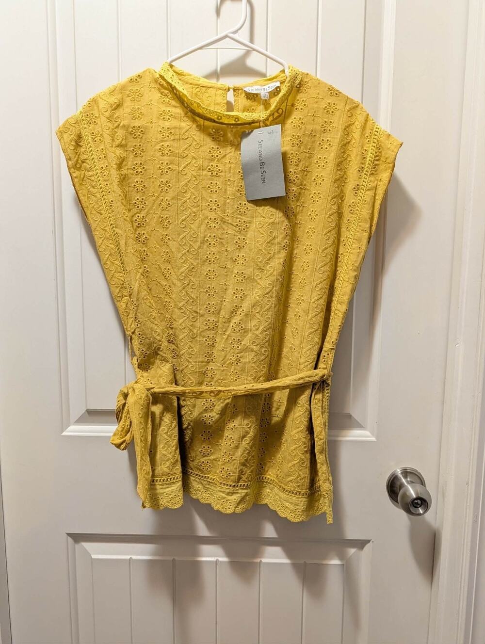 NEW! See And Be Seen Mustard Yellow Floral Top Spring Summer Size S
